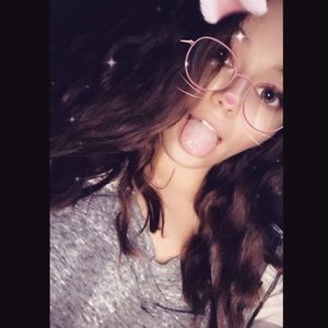 Meet your Posher, Clara